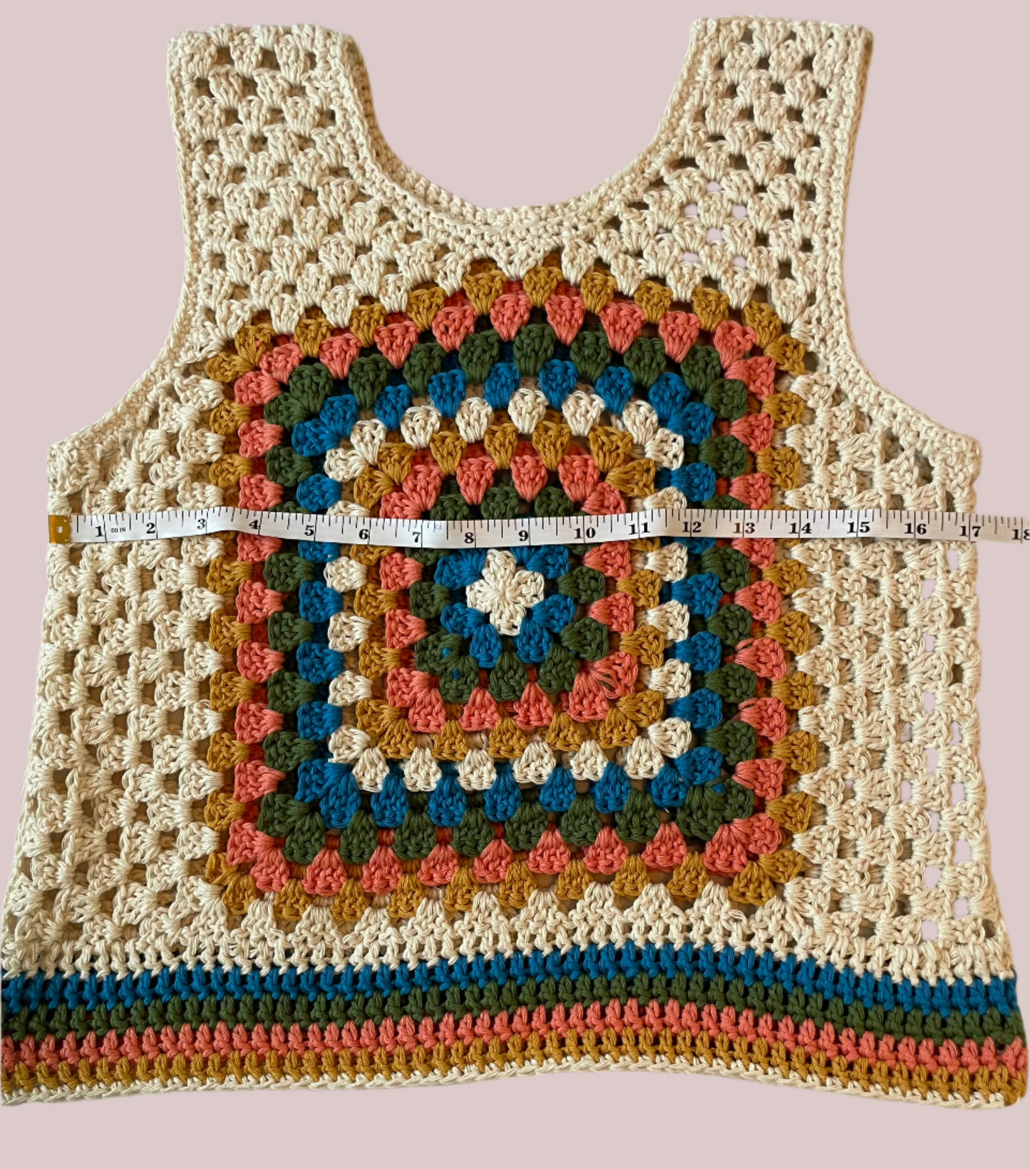 Kleines/mittleres Tanktop aus Baumwolle mit Häkelmuster im Granny-Stitch-Stil